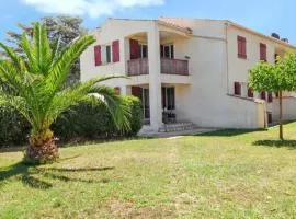 Charmant appartement à Saint-Cyr-sur-Mer avec jardin privé