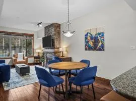 Luxury Mountain View Penthouse - Sleeps 8 Sauna Outdoor Pool Hot Tub Gym