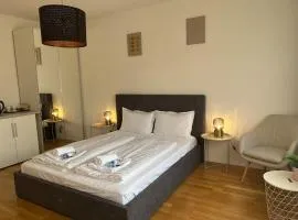 Near airport Zagreb 2 Netflix, WiFi, Self check in
