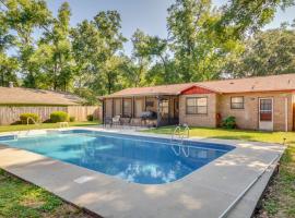 Pensacola Vacation Rental with Private Pool!, Hotel in Pensacola