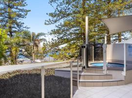 ZANZ205- Exclusive Outdoor Spa with Ocean Glimpses, hotel in Mooloolaba