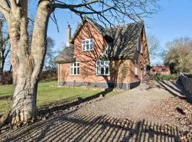 Four-Bedroom Holiday Home In Humble
