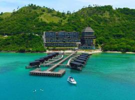 Katamaran Hotel & Resort Komodo, hotel Labuan Bajóban
