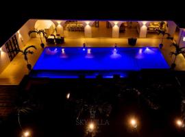 Sky Villa - Luxury Pool Retreat, hotel v mestu Diani Beach