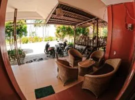 Prima Homestay、Tuapejatのホステル