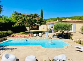 Propriété luxueuse avec piscine chauffée