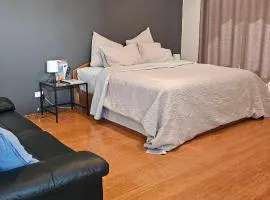 Private king bed guest suite