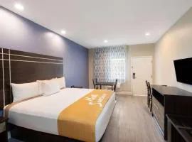 Days Inn & Suites by Wyndham La Porte