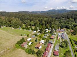 Campingplatz am Waldbad, hotel v destinaci Breitenbach
