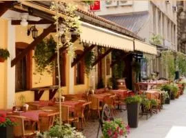 Rooms SQUARE Belgrade