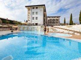 Villa Luisa Resort & Luxury Apartments, Hotel in San Felice del Benaco