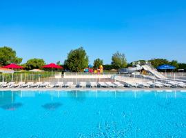 Domaine Résidentiel de Plein Air Les Ilates, hotel em Loix