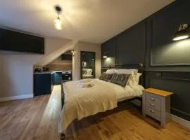 The Willow - Studio 33