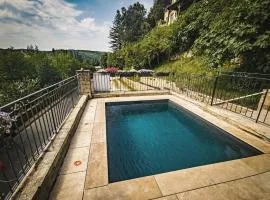 Grande maison avec piscine sous les falaises de La Roque Gageac