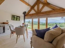 The Cart Shed - romantic hideaway with a view!