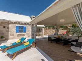 Charming Villa with Pool