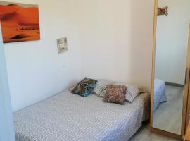 Appartement au coeur des vignes region pic st Loup, hotel v destinaci Claret