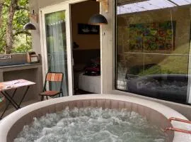 Refugio Jabuticaba - CASA DA ÁRVORE - Conforto em meio a natureza