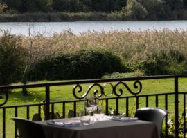 Logis Hôtel Les Vieilles Granges, hotel v destinácii Granges-Les-Beaumont