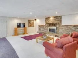 Spacious Studio - 5 Mi to MGM Northfield Park!