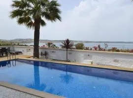 Fener burnunda Denize sıfır orjinaltaş malikane