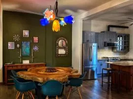 Casita El Nido- Spacious 2 Bedroom Main Floor Apartment