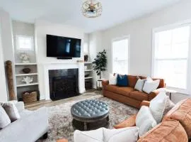 Pink House with Game Room - 3BR