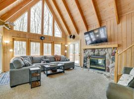 Less Than 1 Mi to Nubs Nob Ski Cabin with Sauna and Deck!, Hotel in Harbor Springs