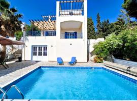Villa Thea Kalymnos with swimming pool and sea view, hotel v destinaci Panormos Kalymnos