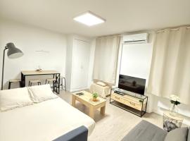 Cocon Marseillais, Centre-Ville, Vieux-Port - Rue Paradis, Rénové, Climatisé, 2pers, hotel in Marseille