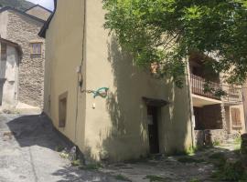 Studio idéal court séjour, Hotel in Porté-Puymorens