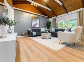 Elmhurst 3BR House with Modern Farmhouse Charm