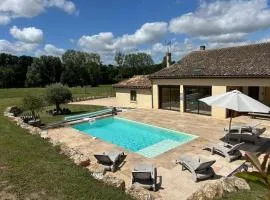Maison de charme avec piscine chauffée