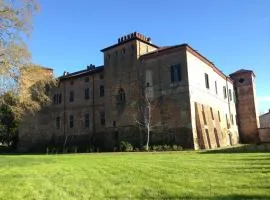 Castello Sannazzaro B&B