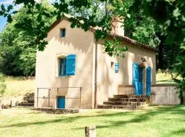Petite maison charmante à Cons-la-Grandville avec terrasse et jardin