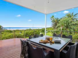 The Vibe Beach House - direct beach access, spa, spahotel i Lake Cathie