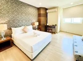 Georgetown near Gurney and Straits Quay Seaview with Netflix and Washer Dryer