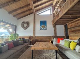 Ferme Des Cornuts 15 Guests • Hot Tub • Ski Bus, hotel in Les Gets