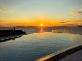 White Rock Suites & Villas, hotel v destinácii Houlakia