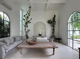 Poem House Bali, hotel a Munggu