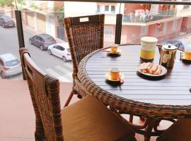 Apartamento de vacaciones con terraza, Hotel in Pineda de Mar