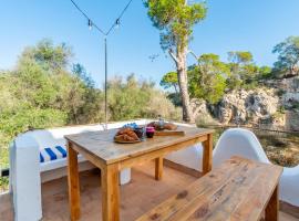 Casa Tuna - Beach 100m - Cala Llombards, hotel a Santanyi