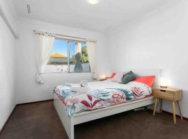 Beach Getaway Villa 2BR Fun!, hotel i Bicton
