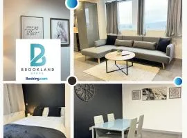 Two Bedroom Flat by Brookland Stays Serviced Accommodation Short Lets Leeds with Free WiFi