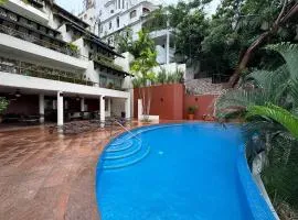 Luxury Oceanview Condo with heated Pool
