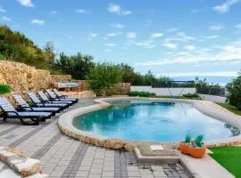 Amazing Home In Kucine