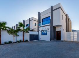 Special Rate with Temp Controlled Pool, BBQ & Maid's by Deluxe Holiday Homes, hotel con pileta en Fujairah