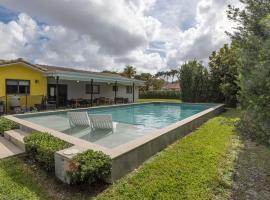 Heated pool - 5min Coral Gables - Family Vacation, hotel v Miami