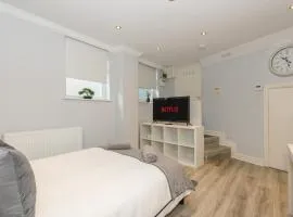 Boutique Flat In Huddersfield Town Centre