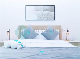 Bloomfields Fantastic 1bedroom In Water Edge Yas, ξενοδοχείο σε Yas Island